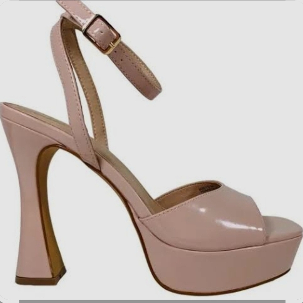 I D Required Classic Soft Pink Platform Sandals, Size 8.5 New